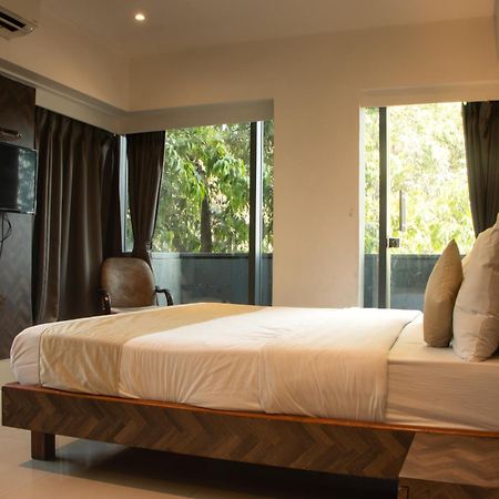 J R Residency Hotel Nova Bombaim Exterior foto